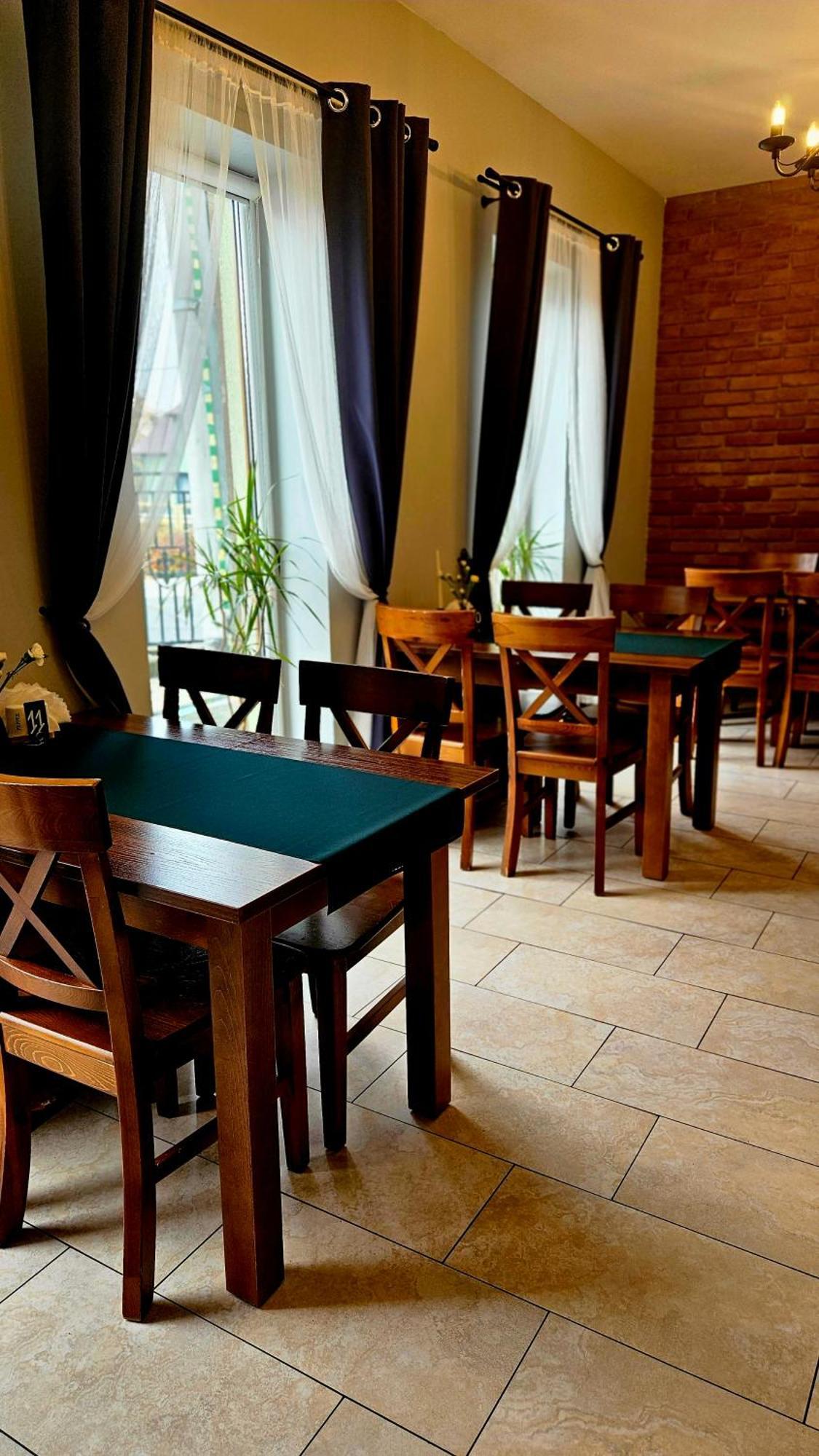 Gosciniec Pod Lilijka Hotel Podzamcze  Exterior photo